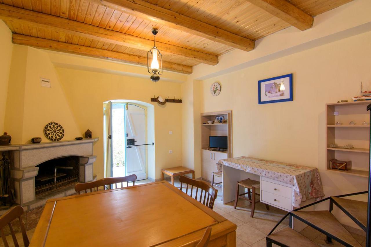Lilas Traditional Maisonette إيلوندا المظهر الخارجي الصورة